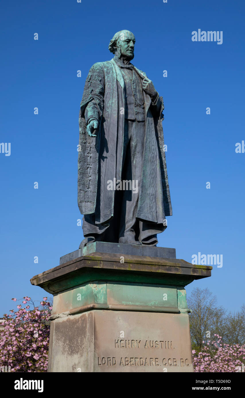Statue of Henry Austin Bruce, Lord Aberdare, in Alexandra Gardens, Cathays Park, Cardiff Stock Photo