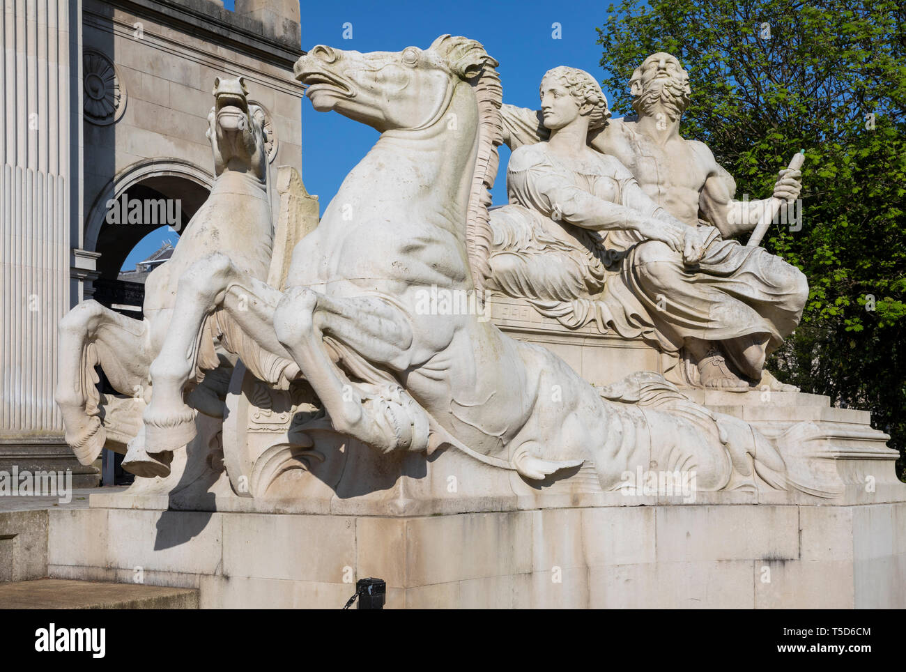 Statue of Neptune in a chariot (representing Navigation), in front of The Glamorgan Building in the Civic Centre, Cathays Park, Cardiff Stock Photo