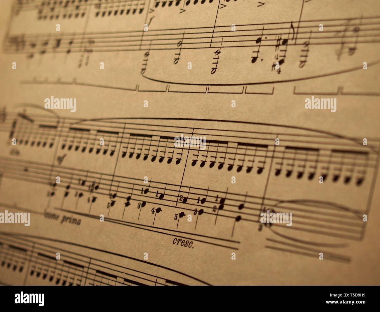 Piano music notation paper hi-res stock photography and images - Alamy