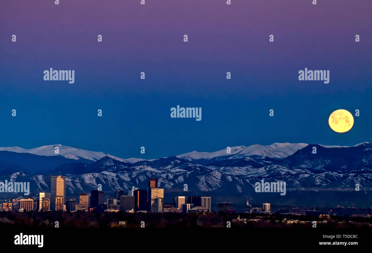 Full worm moon hi-res stock photography and images - Alamy