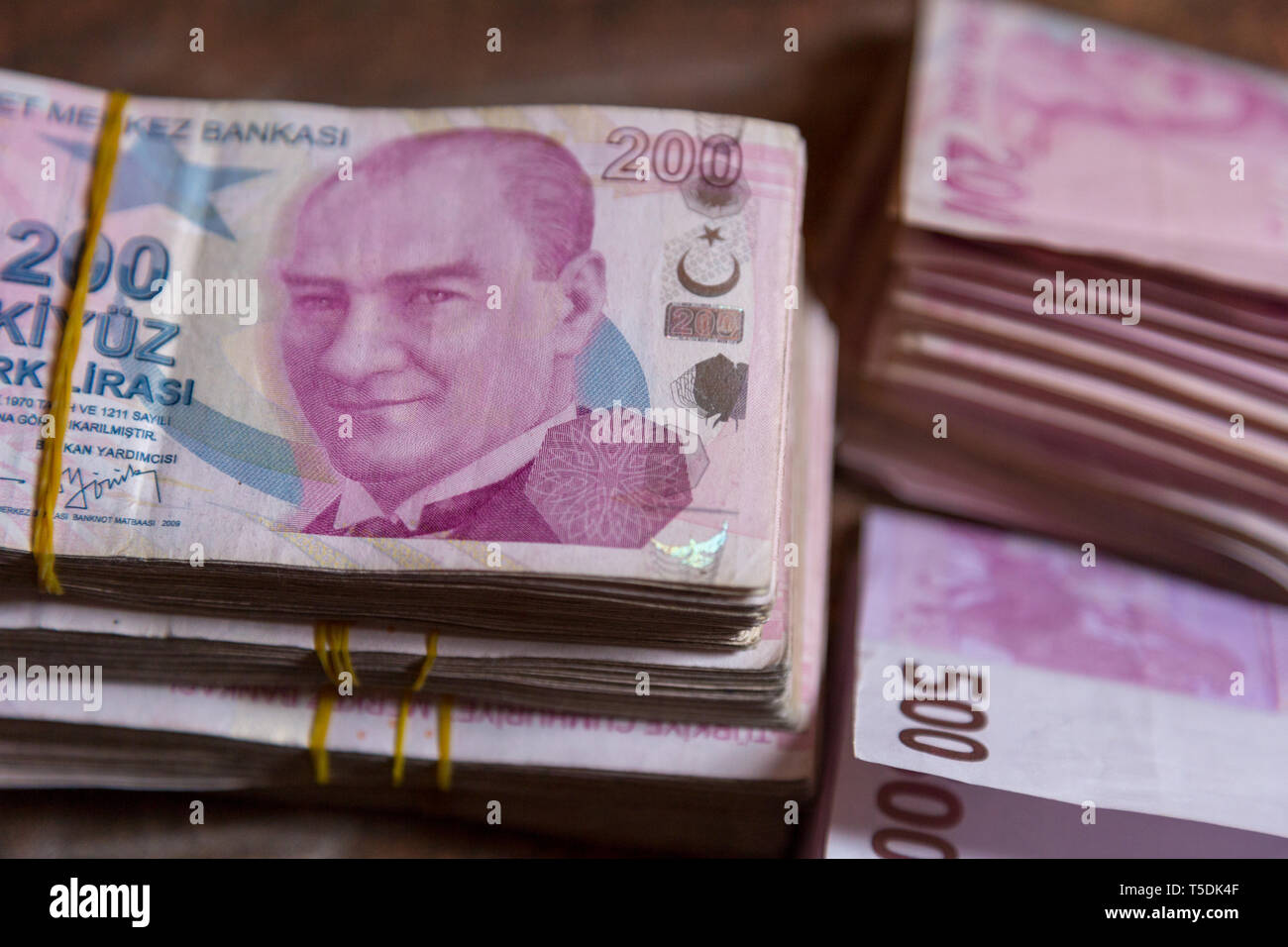 Turkish lira and euro Stock Photo - Alamy