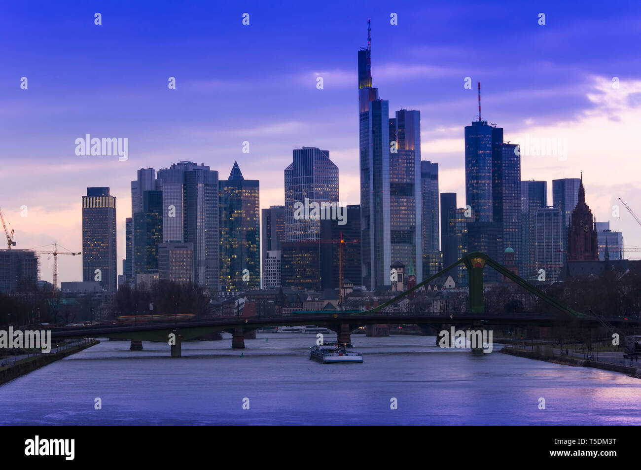 Frankfurt am main city skyline hi-res stock photography and images - Alamy