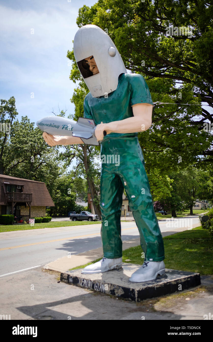 Usa route 66 gemini giant hires stock photography and images Alamy