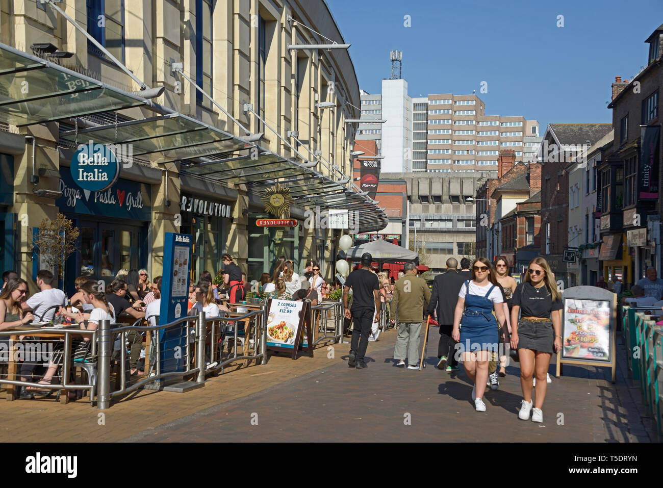 Foreman Street, outdoor seating restaurants & bars, in Nottingham. Stock Photo