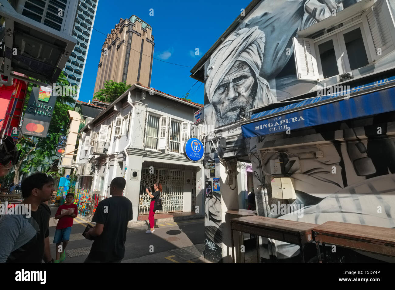 Tourists Sightseeing In Haji Lane Kampong Glam Singapore Traditionally A Malay Area With A Wall Painting Of Indian Man Stock Photo Alamy