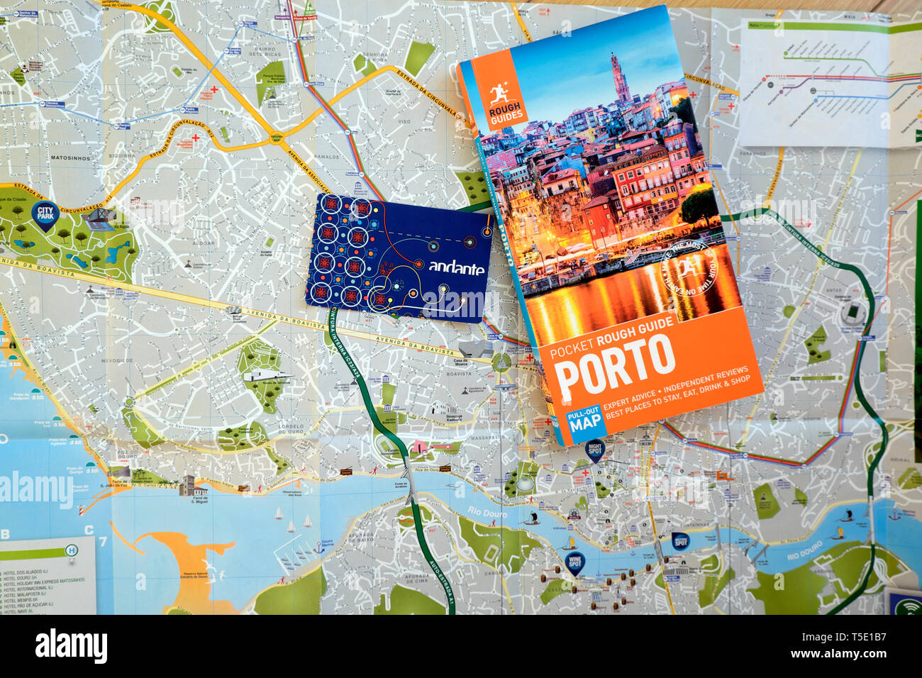 Porto Rough Guide, Porto map and Porto andante transport tour card on a map  of the city and River Douro for tourists in Portugal Europe KATHY DEWITT  Stock Photo - Alamy