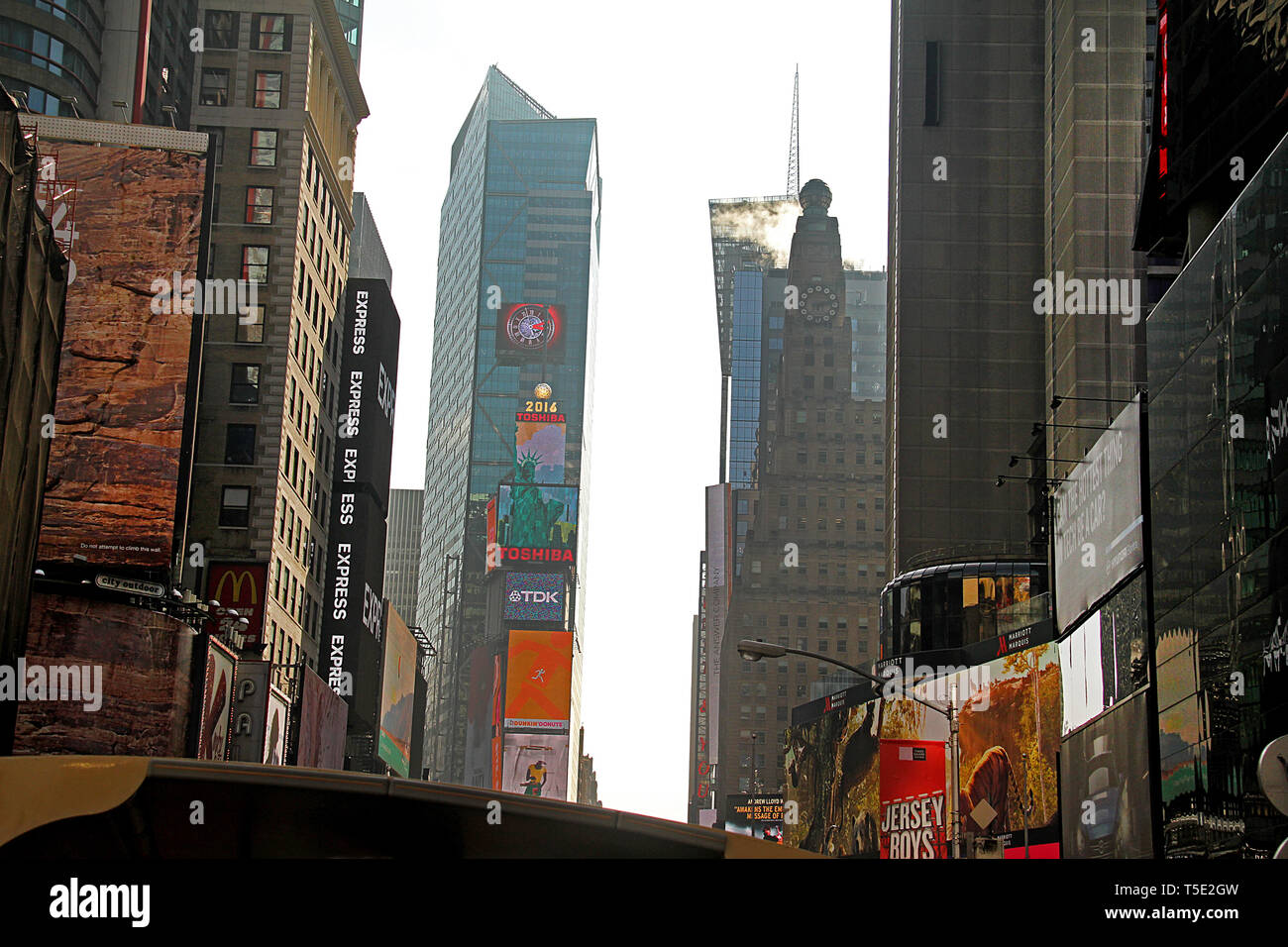 Buildings at times square hires stock photography and images Alamy