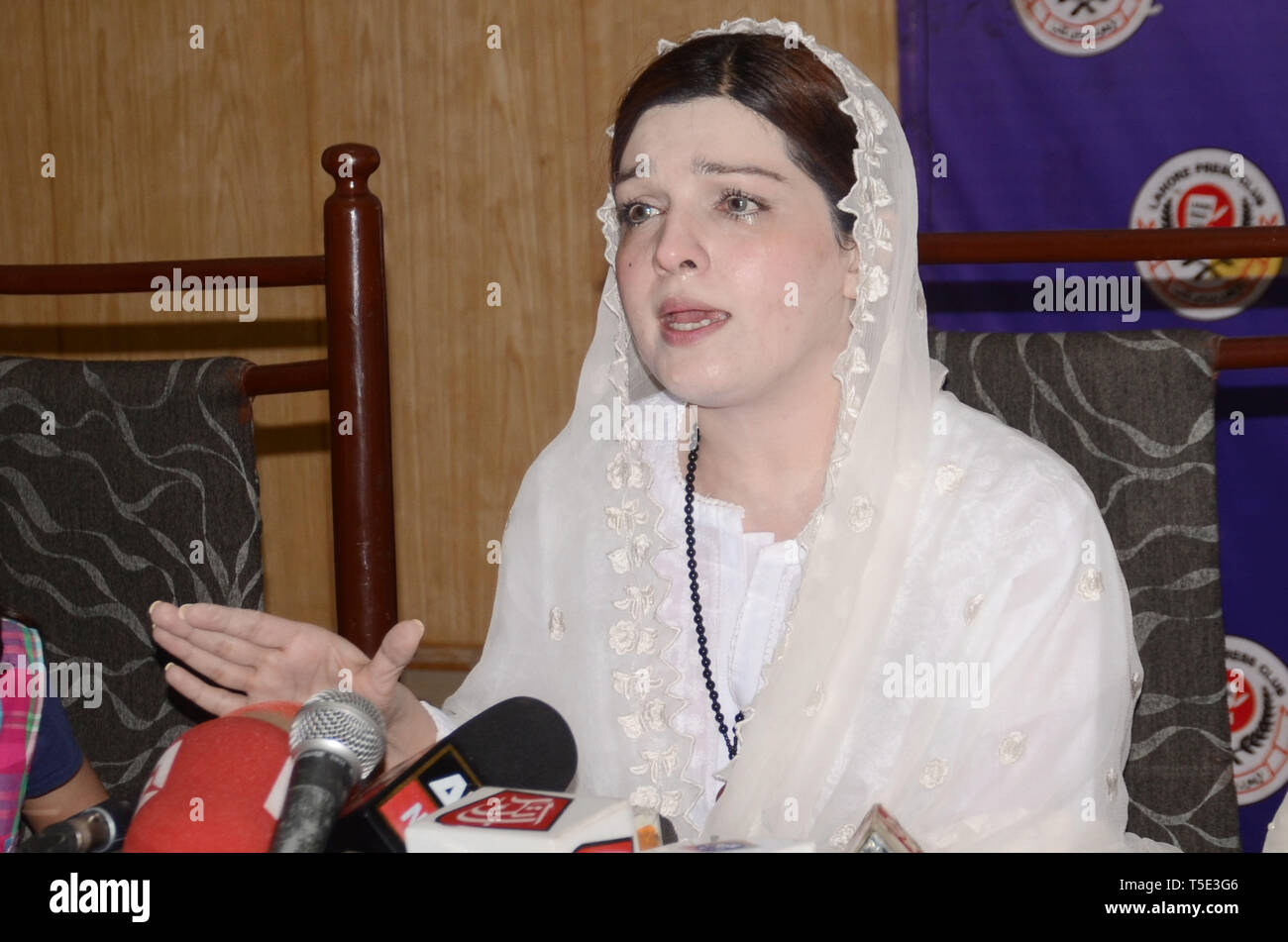 lahore-pakistan-20th-apr-2019-chairman-of-jammu-kashmir-liberation