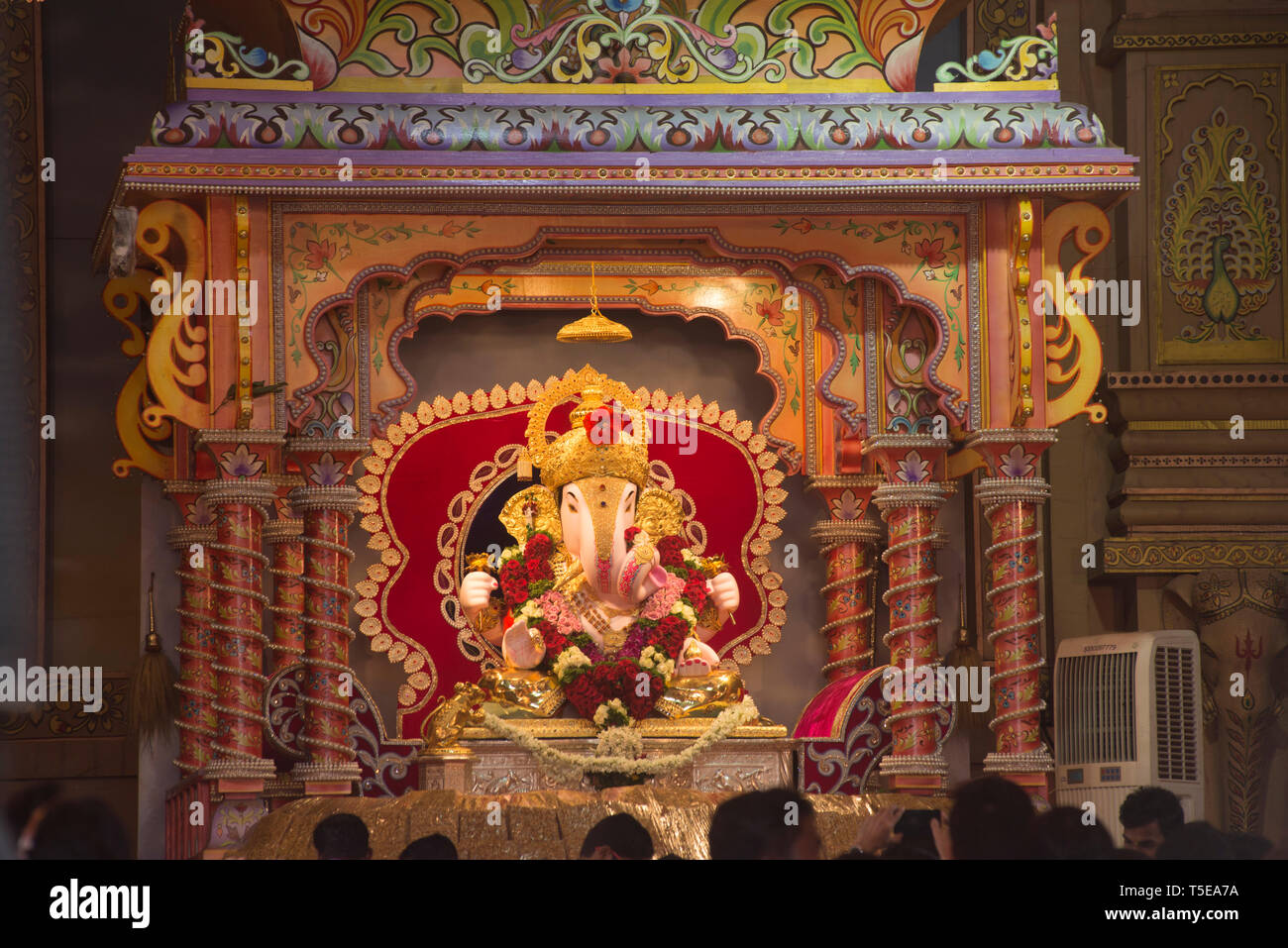 Dagdusheth halwai ganpati hi-res stock photography and images - Alamy Dagdusheth halwai ganpati hi-res stock photography and images - Alamy