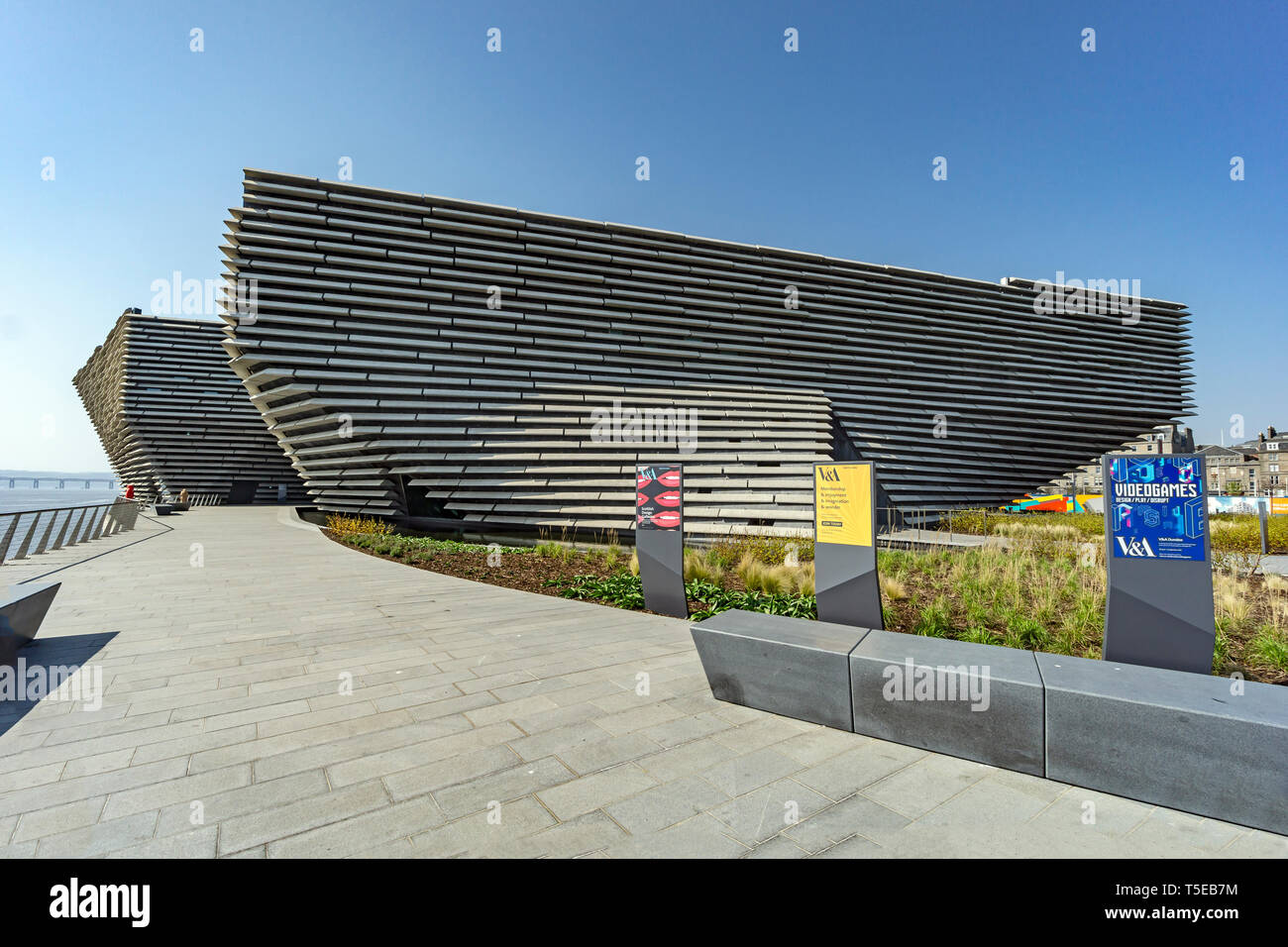 V&A Dundee Scotlands Design Museum on Riverside Esplanade Dundee Scotland UK seen from the eastern side Stock Photo