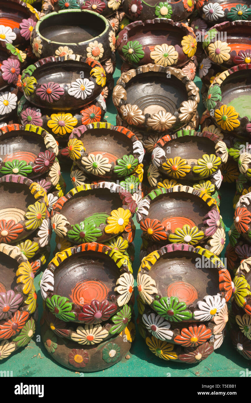 Clay pots selling india hires stock photography and images Alamy