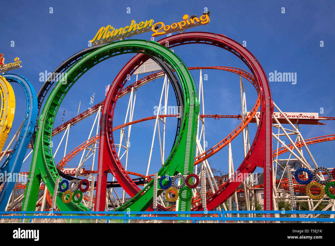 Loopings hi-res stock photography and images - Alamy