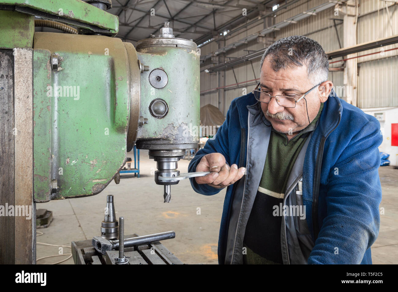 Production Machine Operator Stock Photos & Production Machine Operator Stock Images Alamy
