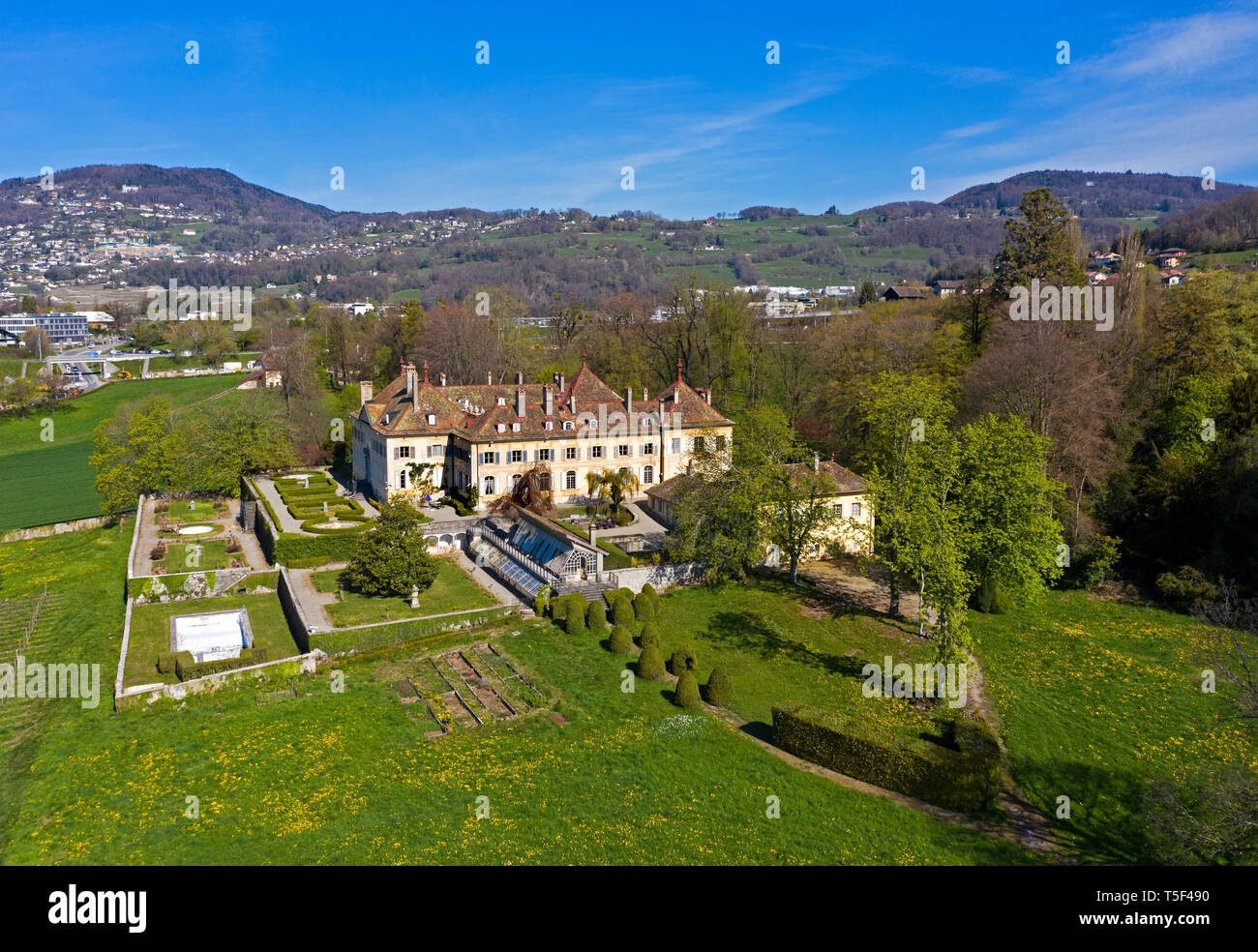 Hauteville Castle, Chateau d'Hauteville, new campus of the Pepperdine University, Saint-Legier-La Chiesaz, Vaud, Switzerland Stock Photo