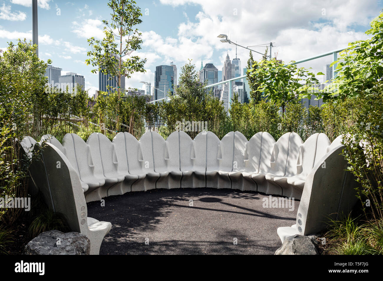 Circular seating enclave, designed by Gunter Beltzig. Brooklyn Bridge ...