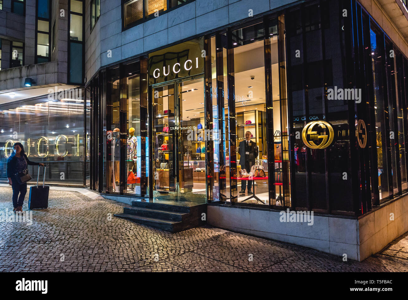 honderd halfgeleider belofte Gucci shop on Avenida da Liberdade - Avenue of Liberty in Lisbon Stock  Photo - Alamy
