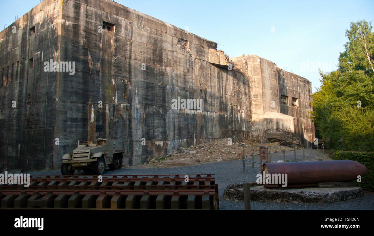 Exterior of German built wartime bunker, Blockhaus d'Éperlecques ...