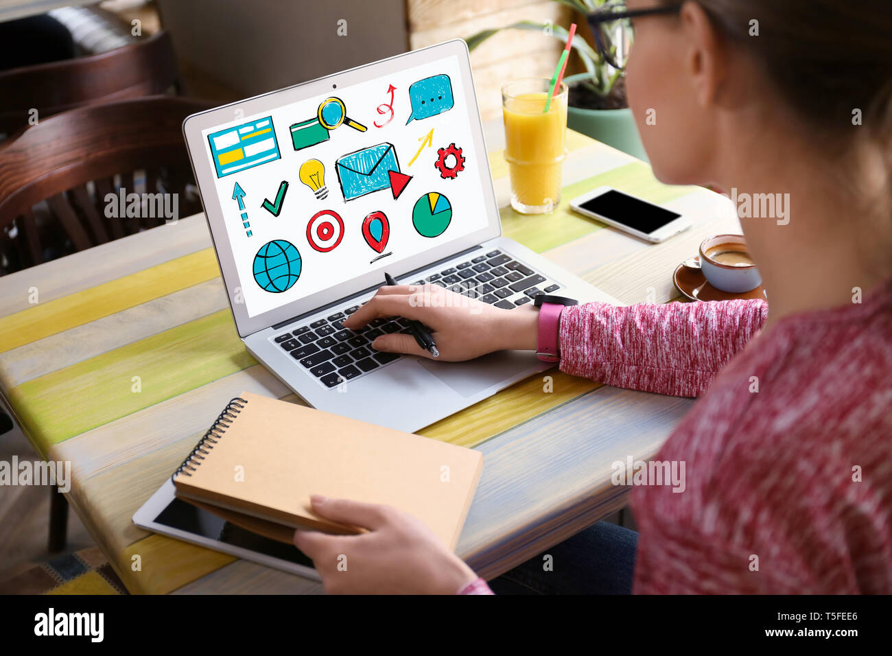 Female desktop open laptop hi-res stock photography and images - Alamy