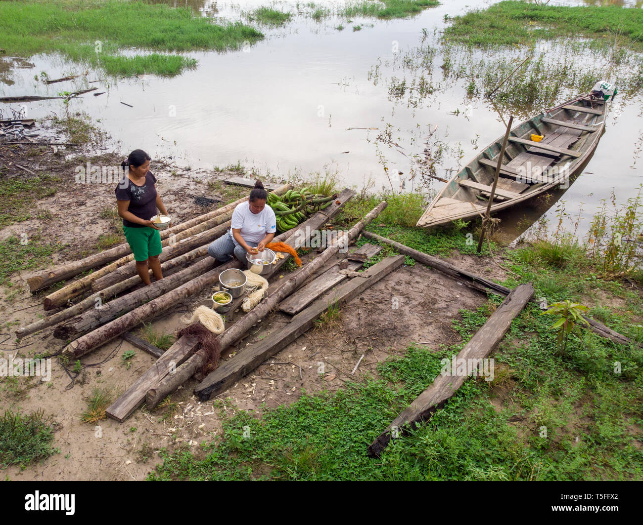 Indigenous women amazon hi-res stock photography and images - Alamy