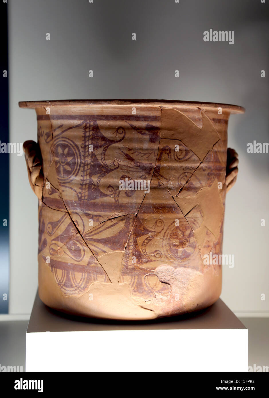 Iberian painted ware vase Kalathos (3rd. century BC) Wheel-made pottery, El Tossal dels Tenalles. Sidamon, Lleida, Spain. Stock Photo
