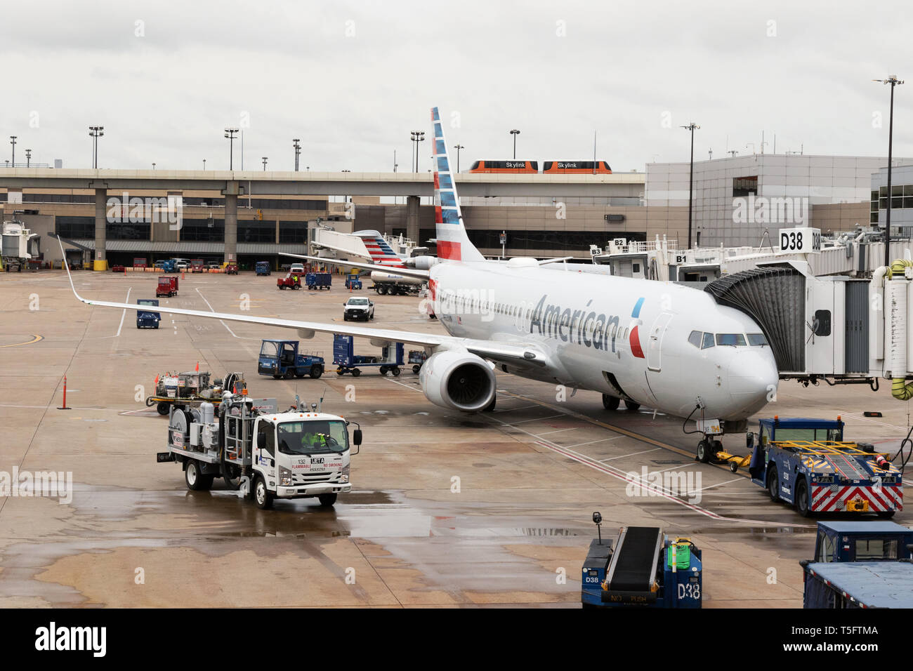 An American Airlines plane on the ground at the American Airlines hub airport, Dallas Fort Worth International airport, Dallas, Texas USA Stock Photo