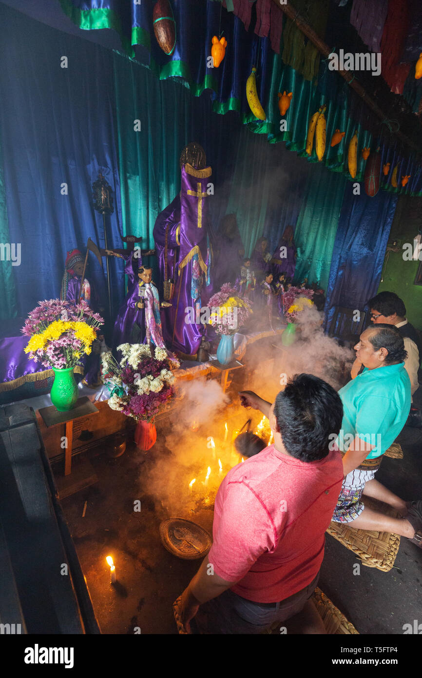 Mayan people hi-res stock photography and images - Alamy