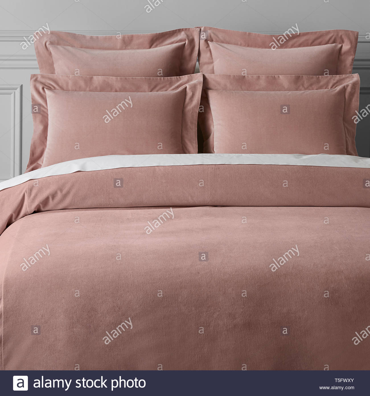 White Bed Sheets And Pillows Brown Bed Sheets And Pillows