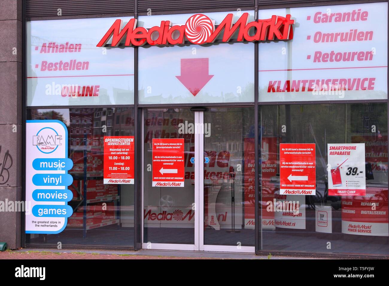 AMSTERDAM, NETHERLANDS - JULY 8, 2017: People walk by Media Markt store in  Amsterdam. Media Markt is the largest consumer electronics store chain in E  Stock Photo - Alamy