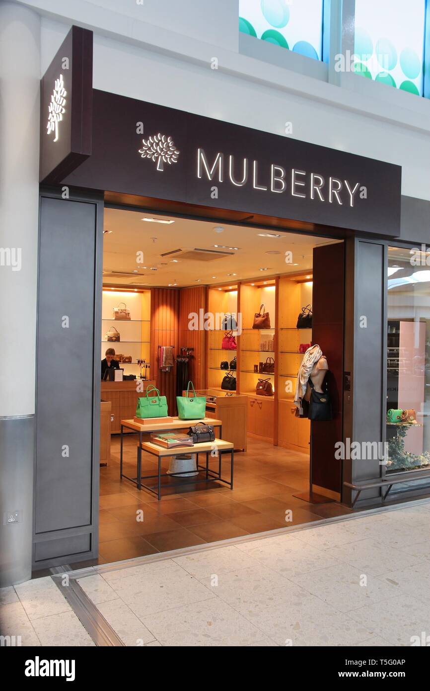Burberry store top heathrow terminal 5