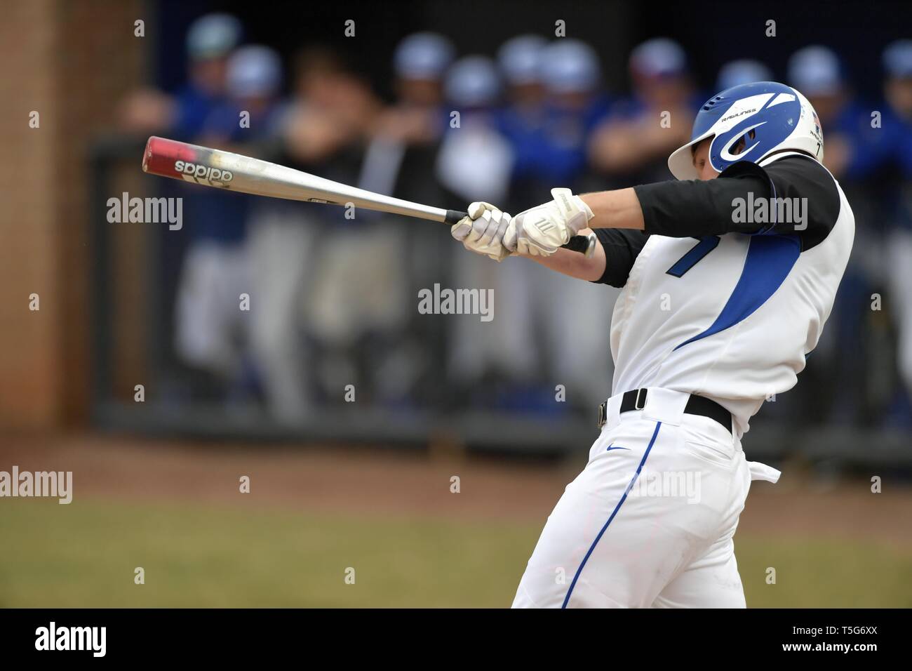 Baseball player batting hires stock photography and images Alamy