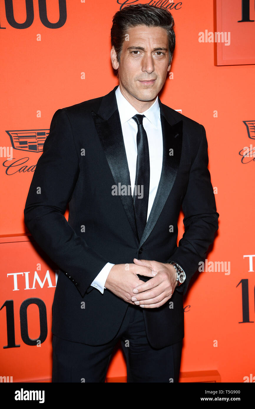 David muir hi-res stock photography and images - Alamy