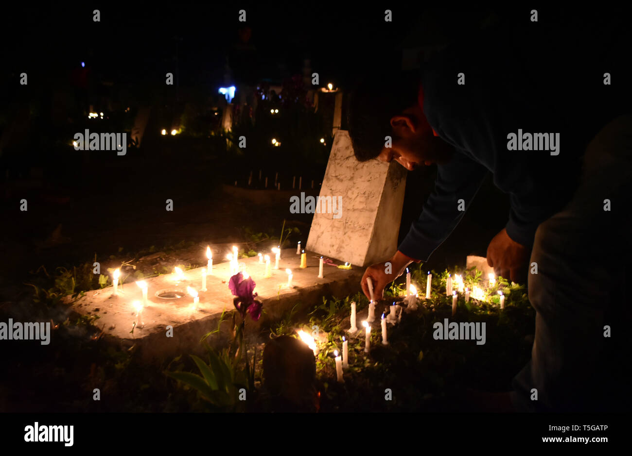 April 20 2019 Srinagar Kashmir 20 April 2019 Muslims Light