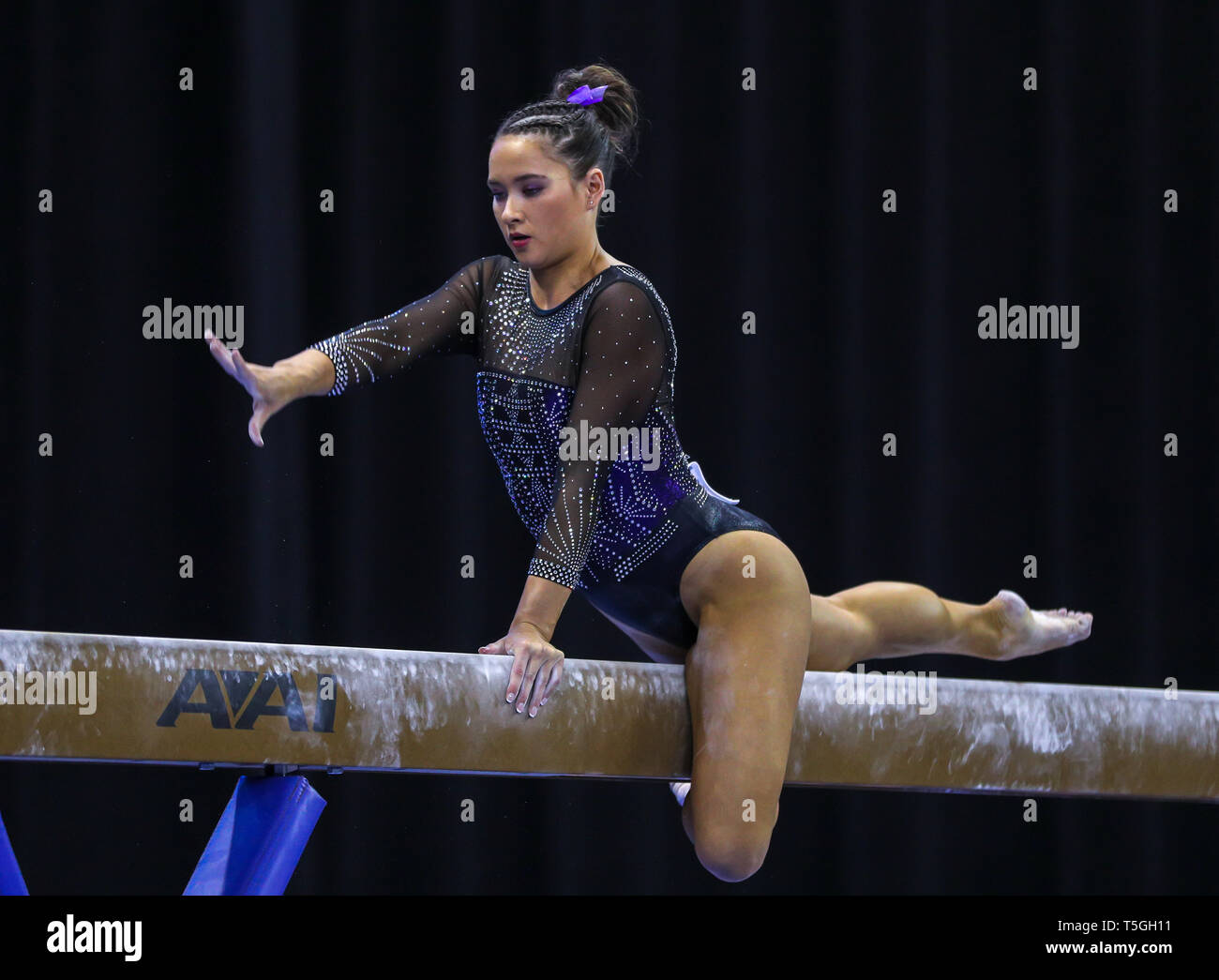 Page 2 - Gymnast Balance Beam High Resolution Stock Photography and Images  - Alamy