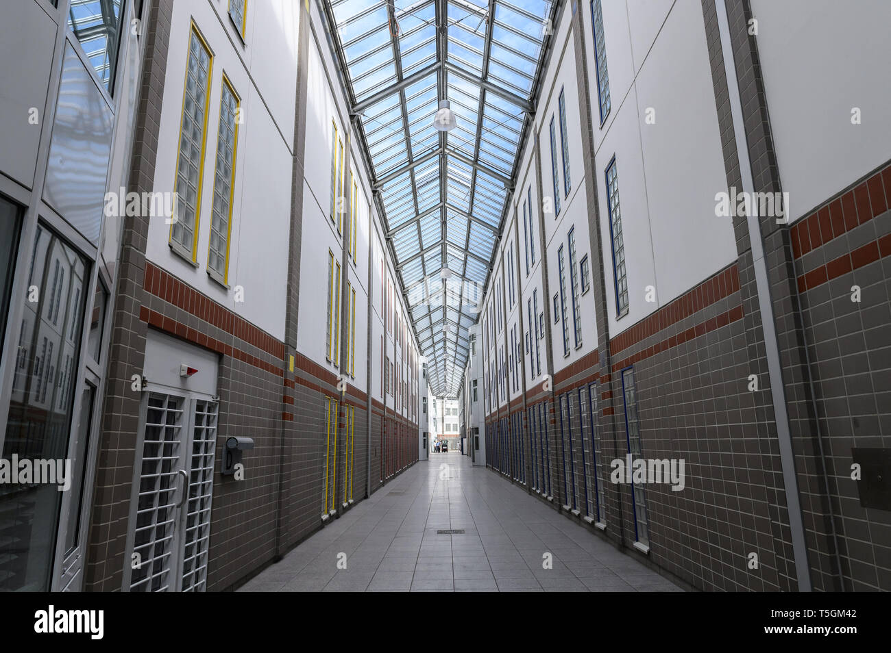 Weiterstadt, Germany. 25th Apr, 2019. A hallway in Weiterstadt JVA. Within the framework of an EU-funded project in the JVA Weiterstadt, measures for social integration are supported. Credit: Silas Stein/dpa/Alamy Live News Stock Photo
