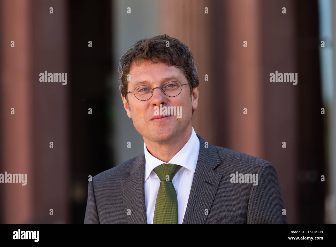 Hamburg, Germany. 25th Apr, 2019. Alexander Klar, currently director of the Museum Wiesbaden, stands in front of the Kunsthalle. The new director of the Hamburger Kunsthalle becomes clear on August 1. Credit: Ulrich Perrey/dpa/Alamy Live News Stock Photo