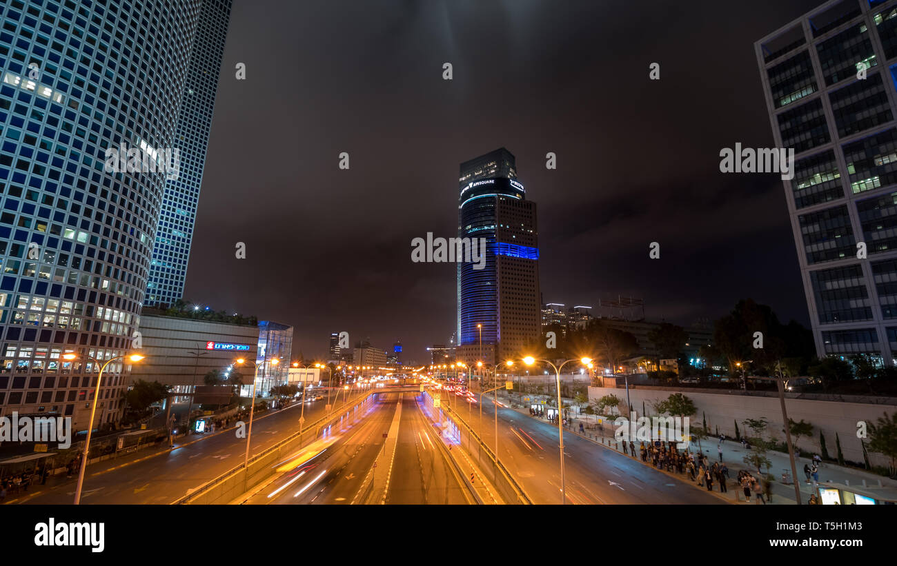 Tall buildings in tel aviv hi-res stock photography and images - Alamy