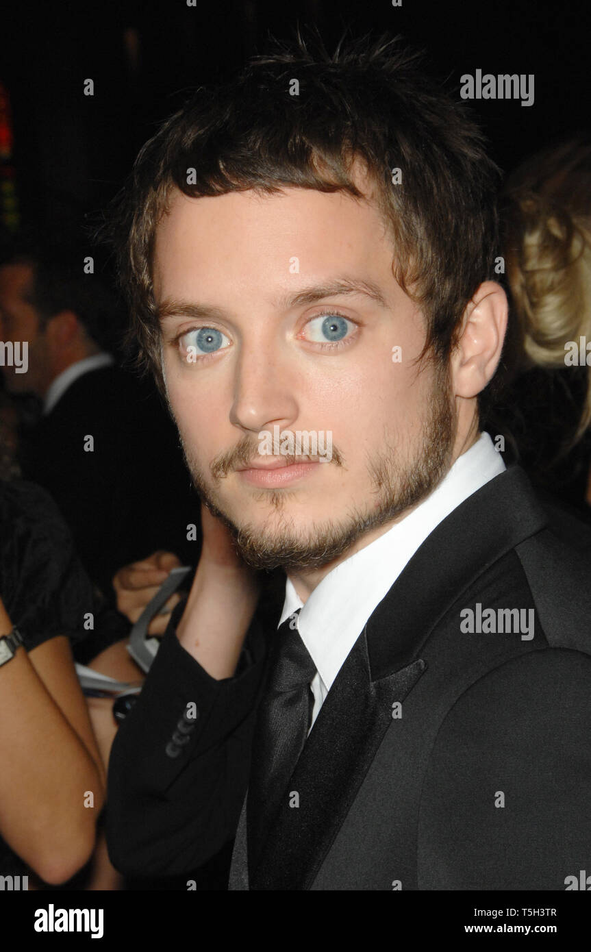 LOS ANGELES, CA. November 01, 2006: ELIJAH WOOD at the AFI Film Festival's  opening night gala & US premiere of his new movie "Bobby" at the Grauman's  Chinese Theatre, Hollywood. Picture: Paul