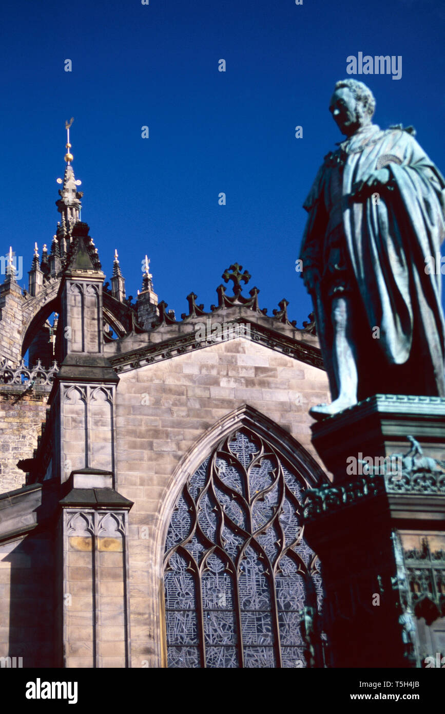 John knox statue edinburgh hi-res stock photography and images - Alamy