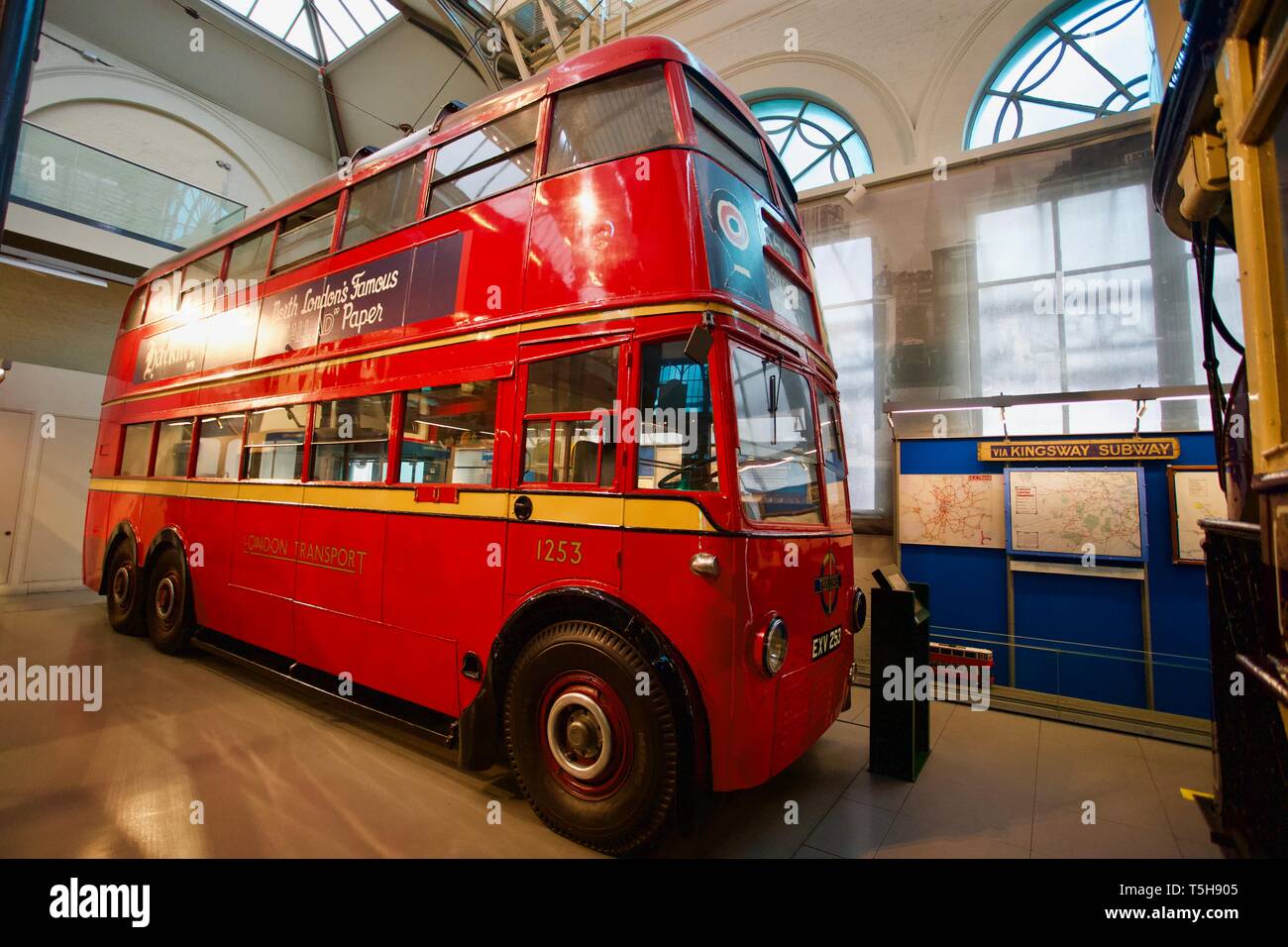 Trolleybus london hi-res stock photography and images - Alamy