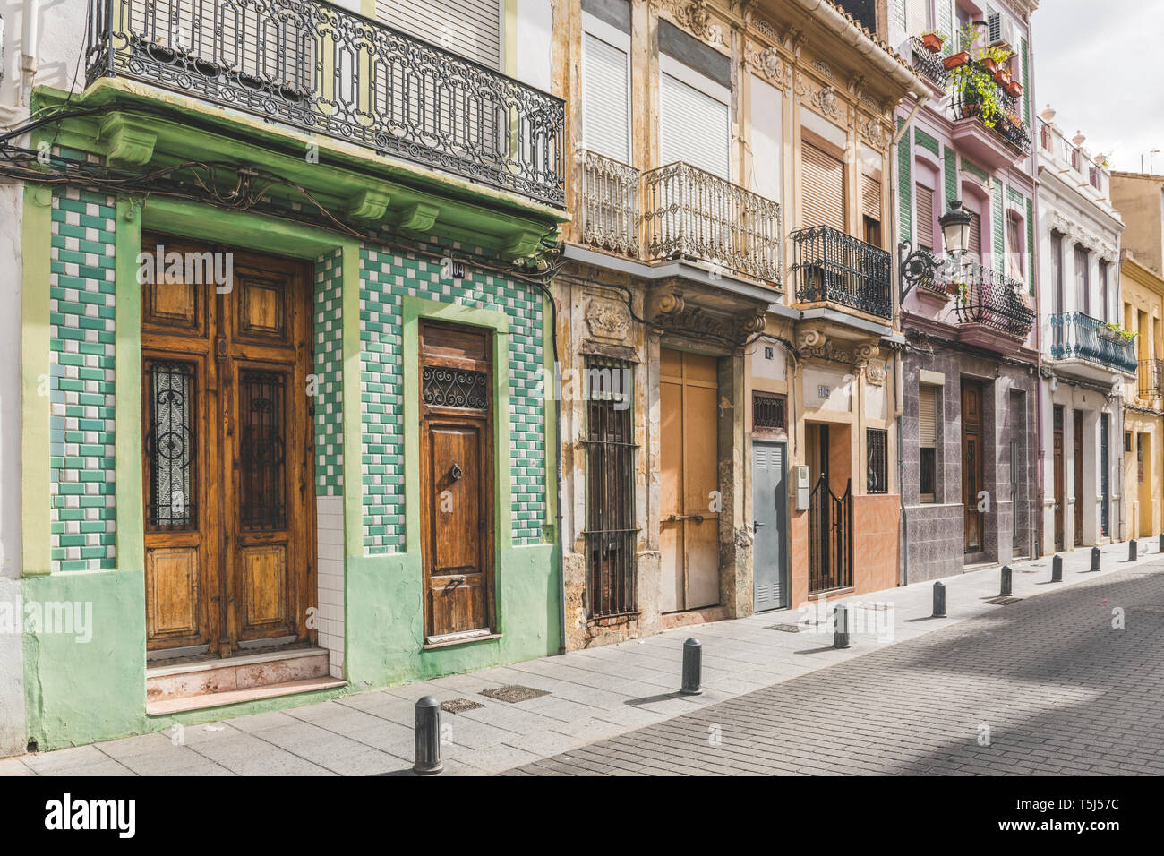 Spain, Valencia, El Cabanyal, row of of houses Stock Photo Alamy