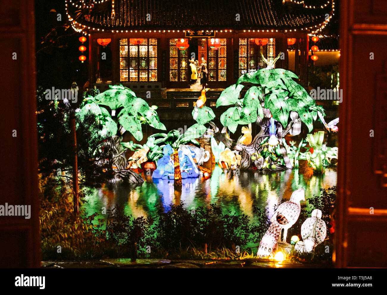 Gardens of Light, Chinese lantern festival at the Montreal Botanical