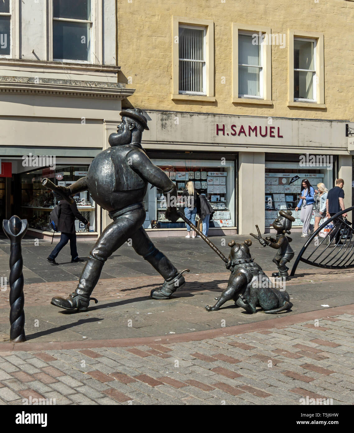 Desperate Dan bronze statue based on the character in british comic