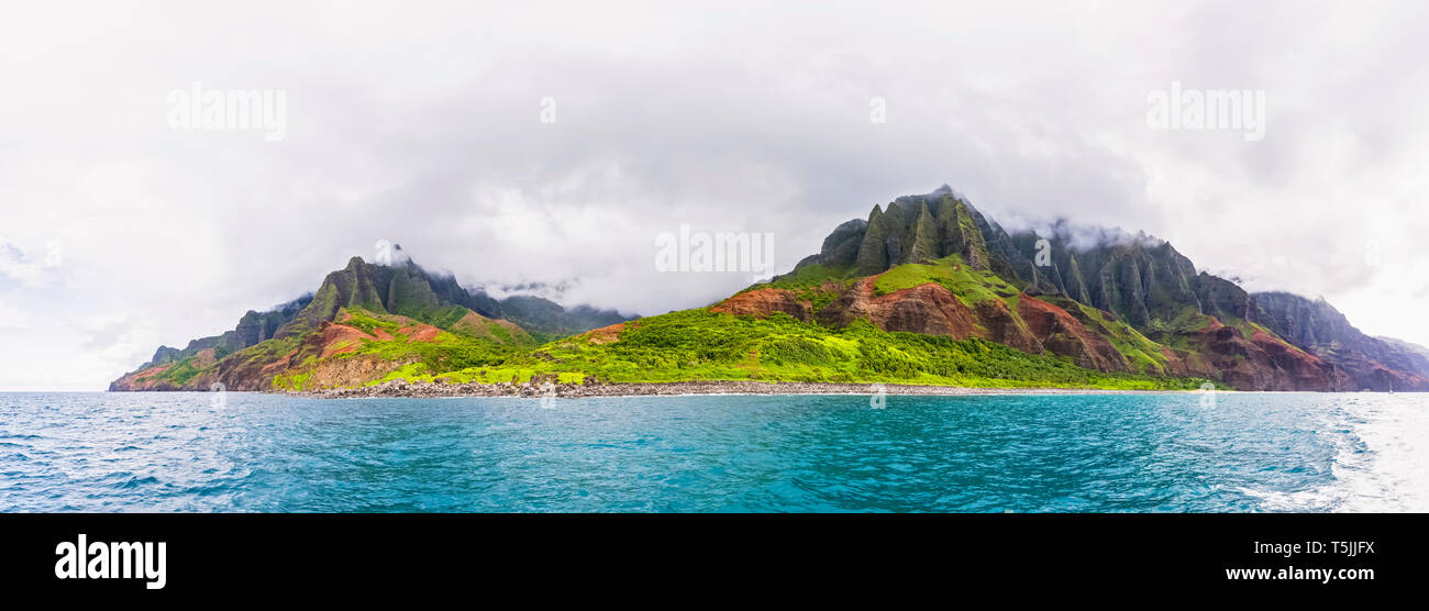USA, Hawaii, Kauai, Na Pali Coast State Wilderness Park, Panoramic view of Na Pali Coast Stock Photo