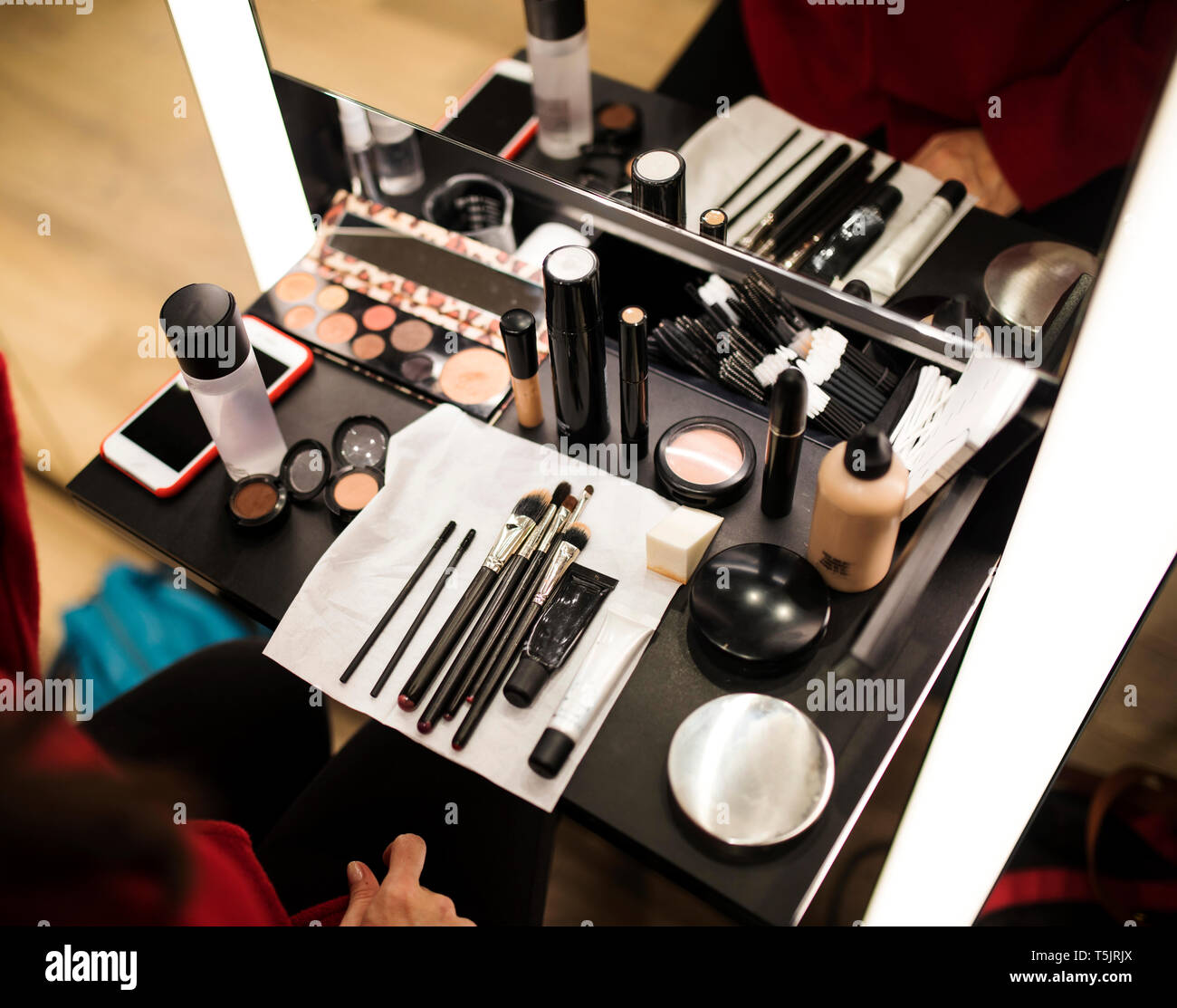 No cosmetics woman hi-res stock photography and images - Alamy