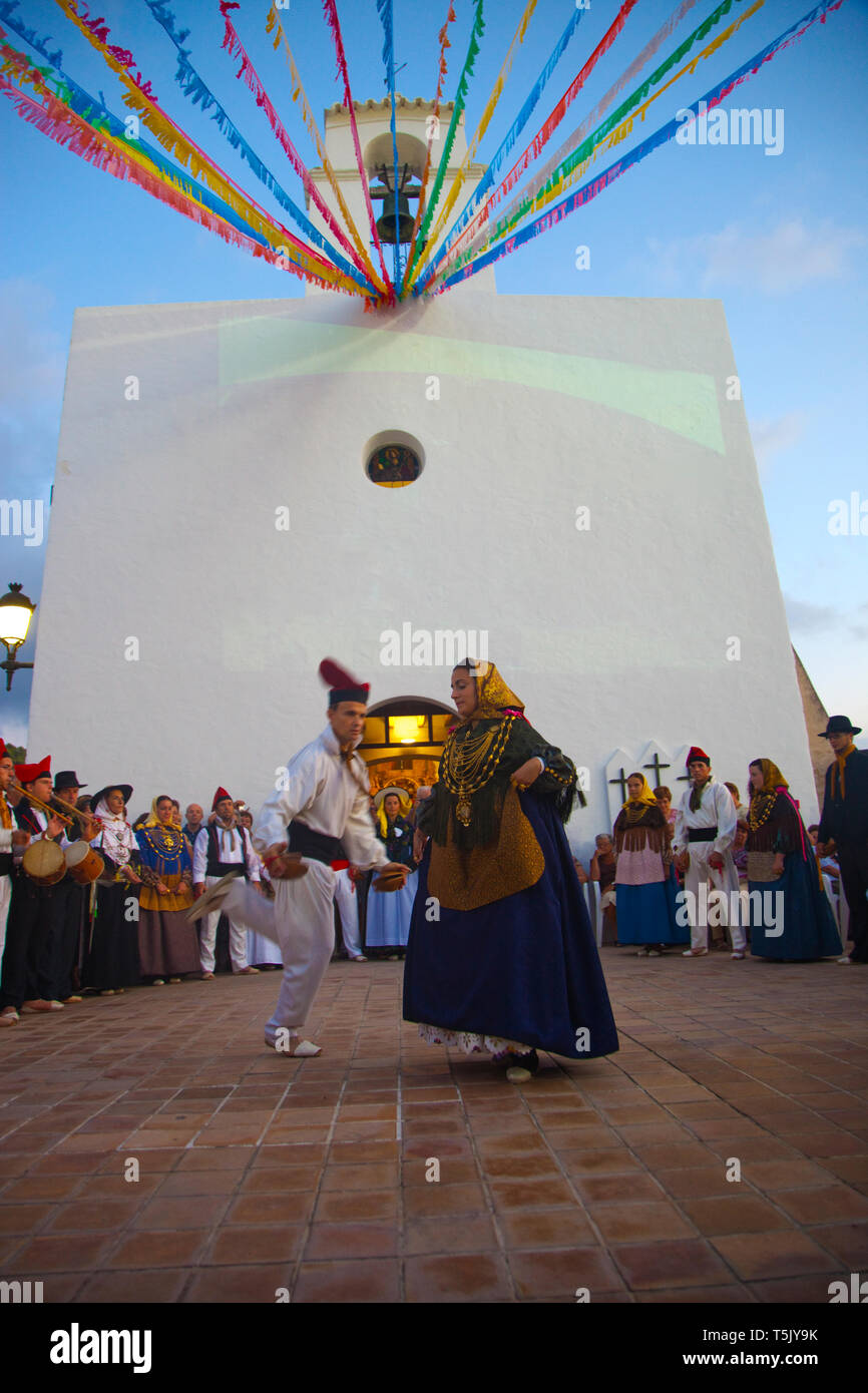 Traditional dance and dress in Sant Agustí des Vedrá.  Ibiza. Balearic Islands. Spain. Stock Photo
