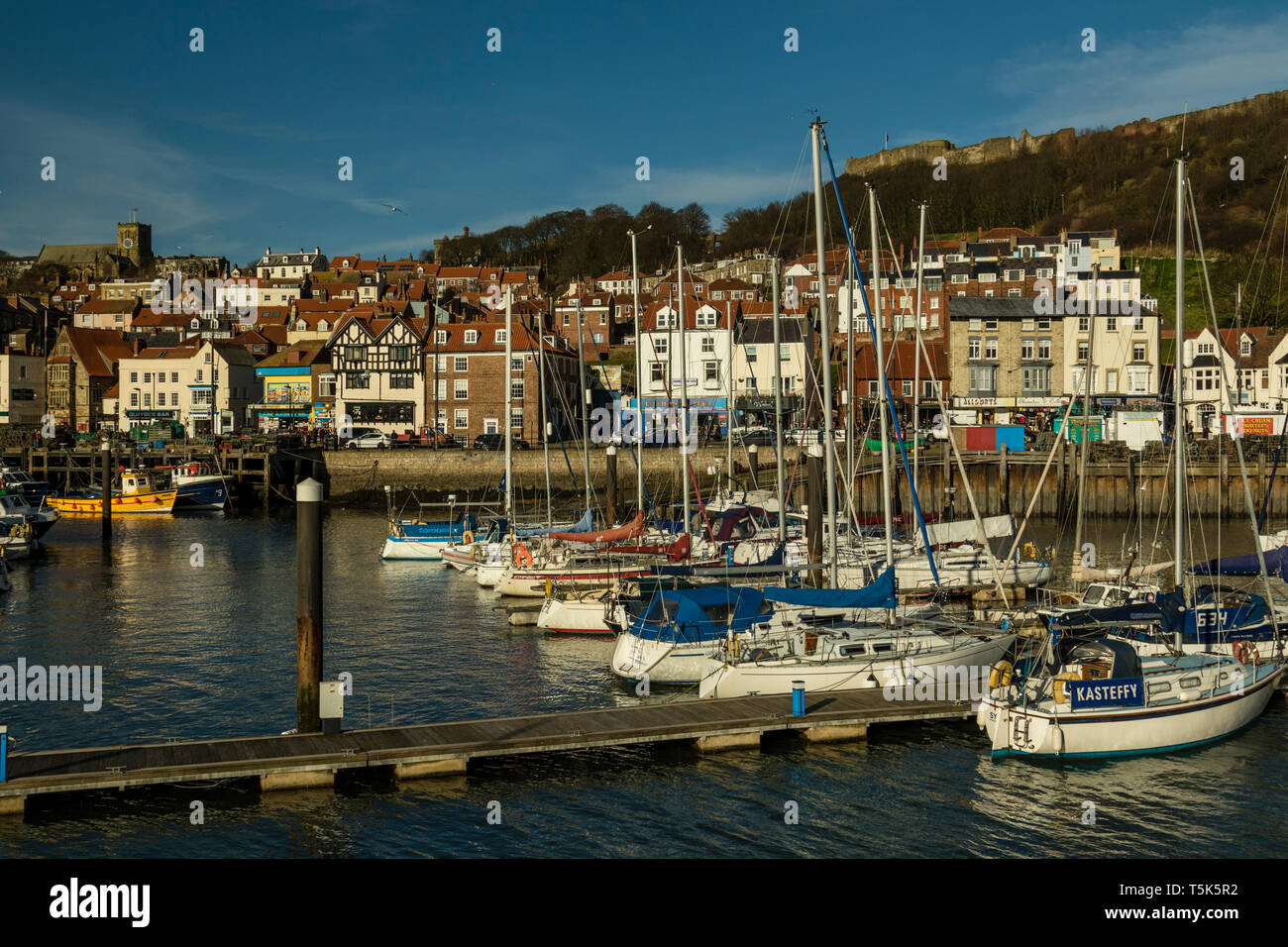 Scarborough Jetty Hi res Stock Photography And Images Alamy scarborough-jetty-hi-res-stock-photography-and-images-alamy