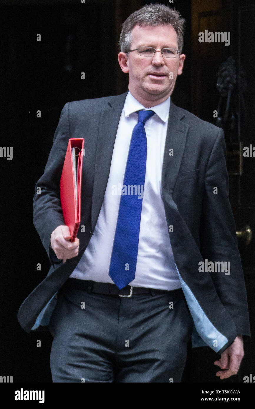 Ministers Depart Downing Street following cabinet meeting.  Featuring: Jeremy Wright MP Where: London, United Kingdom When: 25 Mar 2019 Credit: Wheatley/WENN Stock Photo