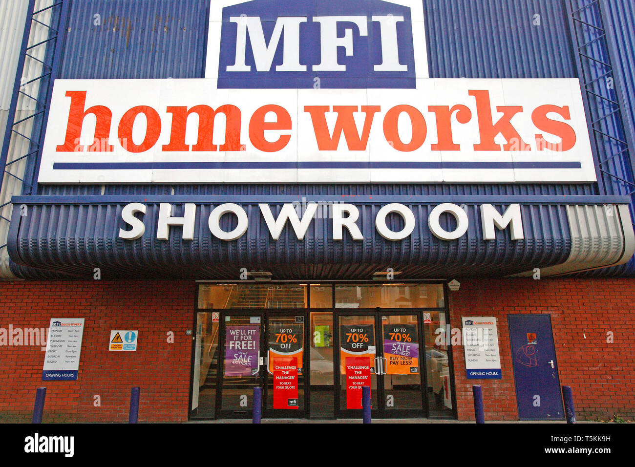 Administrators are called in for the collapsed furniture retailer MFI. Stamford Hill, London. 27.11.2008. Stock Photo