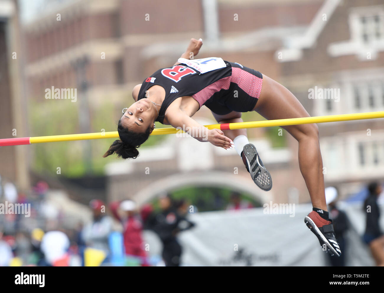Winner womens high jump hi-res stock photography and images - Alamy