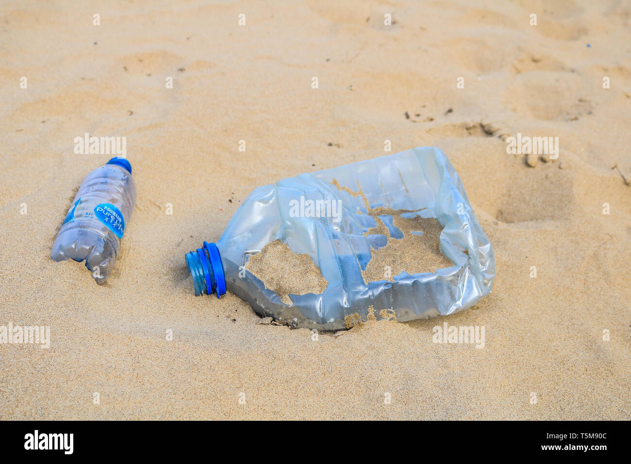 Beirut, Lebanon. 26th Apr, 2019. Plastic objects and consumer items